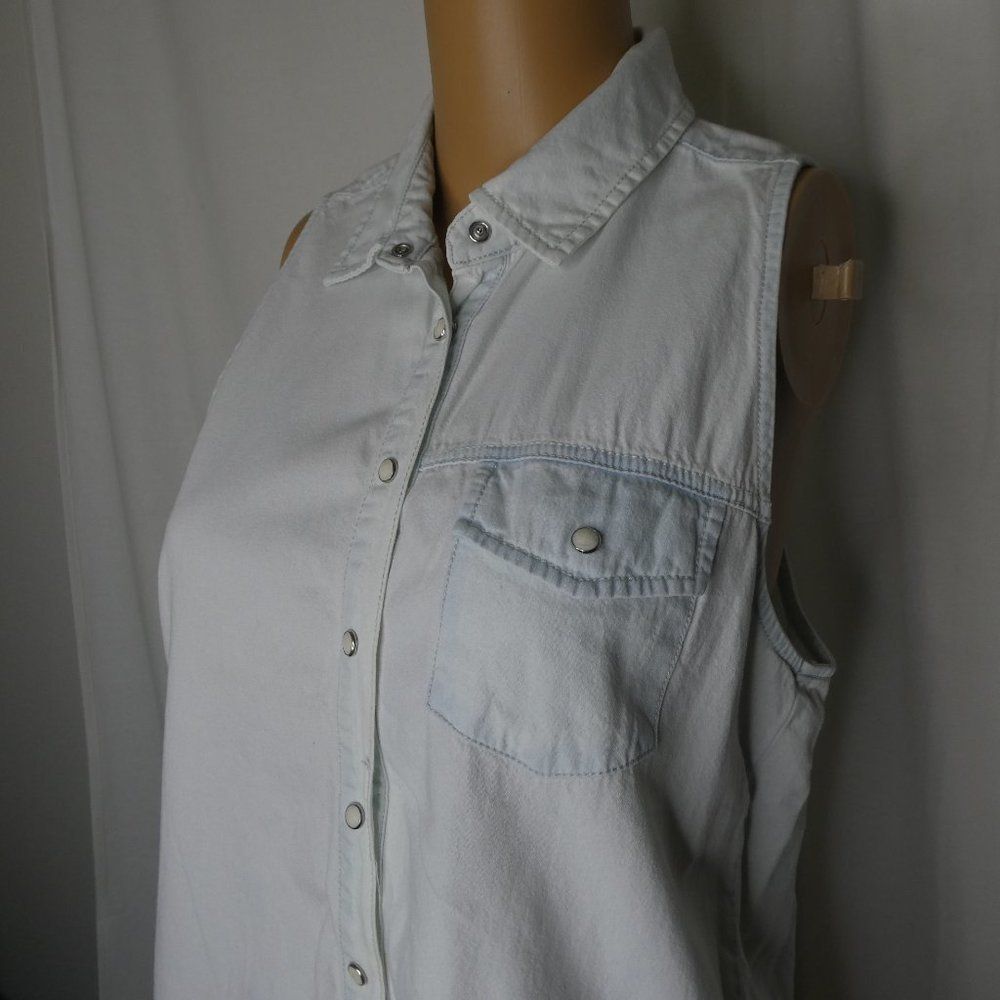 Pull & Bear Denim Button Up Sleeveless Shirt Ligh… - image 2
